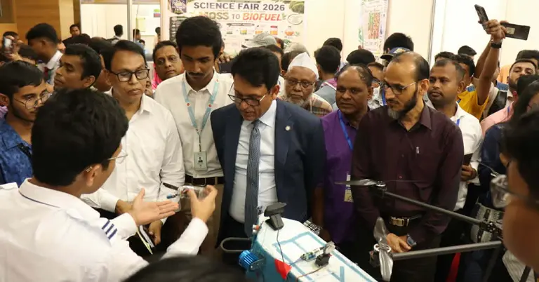 শোকেসিং প্রোগ্রাম পরিদর্শনে গিয়েছিলেন শিক্ষামন্ত্রী